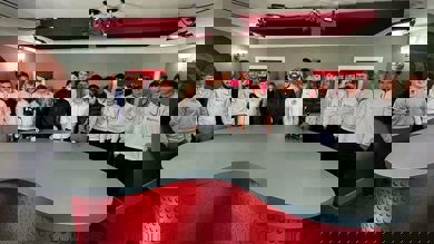 Image for news article: Golf degree students enjoy afternoon with YouTube star