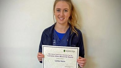 Image for news article: SUCCESS STORY: Vet nurse graduate Lottie praised for her studies